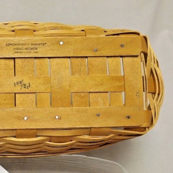 Longaberger 2001 May Series Peony Basket with Liner, Protector and Certificate - Picture 15 of 16